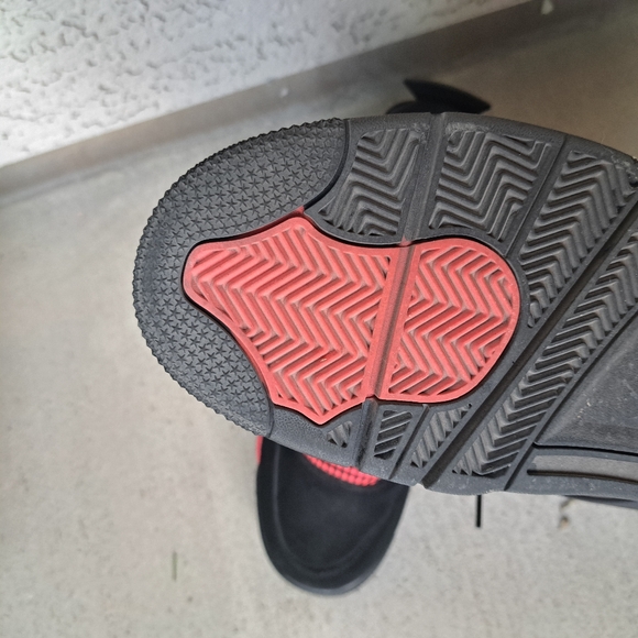 Jordan 4 Red Thunder size 12 Mens Trendy Sneakers - Picture 4 of 5